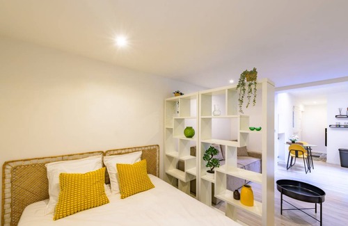 Saint-Quentin Apartment | 30 m² Apartment ∙ 4 guests