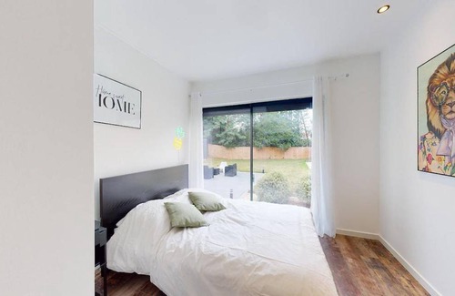 Le Petit-Quevilly Resort | 300 m² Private room ∙ 1 bedroom ∙ 1 guest