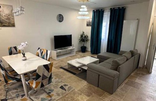 Colombes Villa | 300 m² Villa ∙ 3 bedrooms ∙ 7 guests