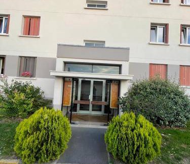 Chatou Apartment | 35 m² Apartment ∙ 1 bedroom ∙ 3 guests