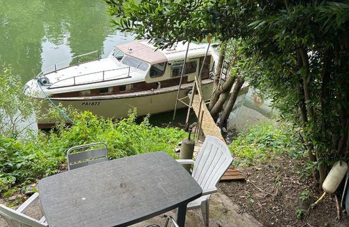 Louveciennes Boat Rental | 40 m² Houseboat ∙ 1 bedroom ∙ 5 guests