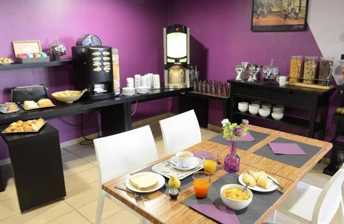 La Demi - Lune Apartment | 40 m² Serviced apartment ∙ 127 guests