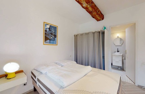 Fontainebleau Resort | 420 m² Private room ∙ 1 bedroom ∙ 1 guest