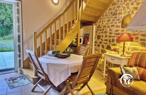 Niort-la-Fontaine Bed & Breakfast | 45 m² Bed and breakfast ∙ 2 bedrooms ∙ 4 guests