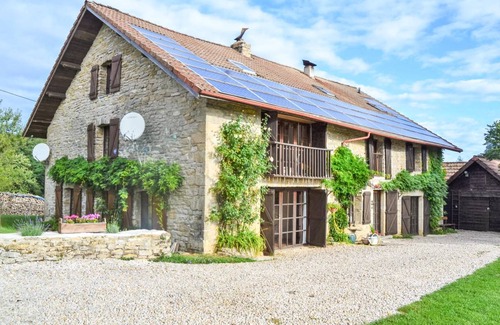 Loisia House | 450 m² Farmhouse ∙ 7 bedrooms ∙ 15 guests