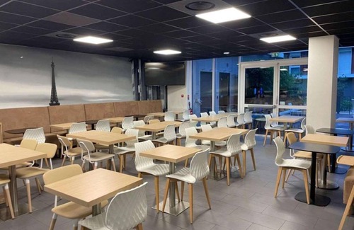 Palaiseau Hotel | 47 m² Hotel ∙ 2 bedrooms ∙ 127 guests