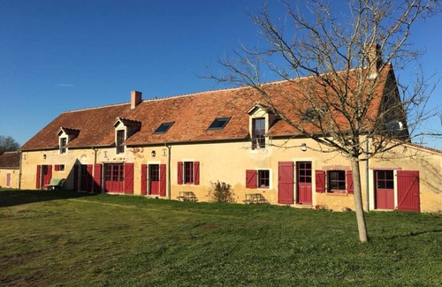 Neuillay-les-Bois House | 500 m² House ∙ 5 bedrooms ∙ 13 guests