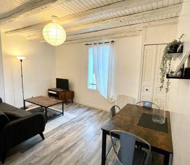 Montereau-Fault-Yonne Apartment | 51 m² Apartment ∙ 2 bedrooms ∙ 4 guests