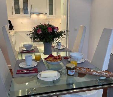 Saint-Germain-en-Laye Apartment | 53 m² Apartment ∙ 1 bedroom ∙ 3 guests