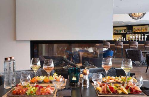 Anzin-Saint-Aubin Hotel | 53 m² Hotel ∙ 127 guests