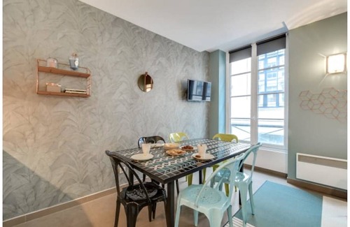 Quartier de la Porte-Saint-Denis Apartment | 54 m² Apartment ∙ 2 bedrooms ∙ 2 guests