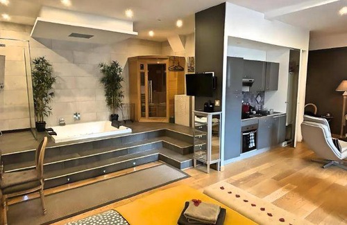 Faubourg North Apartment | 60 m² Apartment ∙ 2 guests