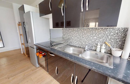 Mons-en-Baroeul Resort | 63 m² Private room ∙ 1 bedroom ∙ 1 guest