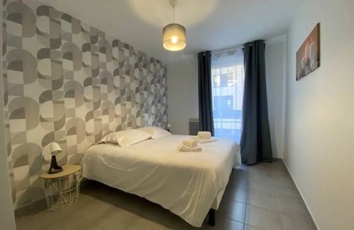 Prefecture Apartment | 65 m² Apartment ∙ 2 bedrooms ∙ 4 guests