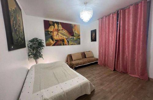 La Courneuve Apartment | 70 m² Apartment ∙ 2 bedrooms ∙ 6 guests