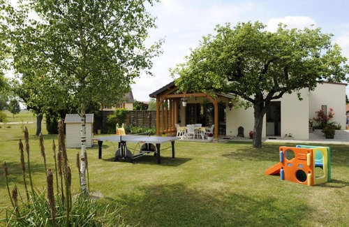 Rouilly-Sacey House | 70 m² Gîte ∙ 2 bedrooms ∙ 4 guests