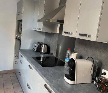 Arpajon Apartment | 71 m² Apartment ∙ 3 bedrooms ∙ 6 guests