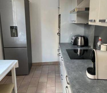 Arpajon Apartment | 71 m² Apartment ∙ 3 bedrooms ∙ 6 guests
