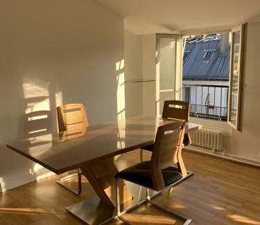 Ternes Apartment | 80 m² Apartment ∙ 2 bedrooms ∙ 4 guests