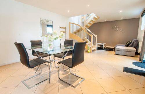 Givenchy-en-Gohelle House | 80 m² House ∙ 2 bedrooms ∙ 5 guests
