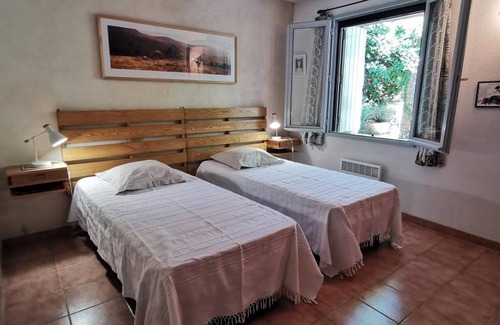 Saint-Andre-de-Bueges House | 83 m² Gîte ∙ 2 bedrooms ∙ 4 guests