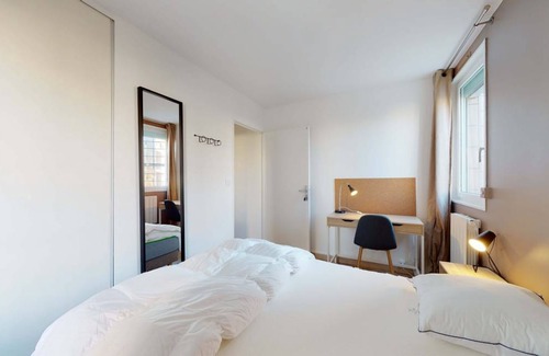 Montigny-le-Bretonneux Resort | 84 m² Private room ∙ 1 bedroom ∙ 2 guests
