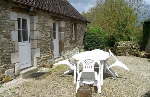 Moulins-le-Carbonnel Cottage | 85 m² Cabin ∙ 2 bedrooms ∙ 6 guests