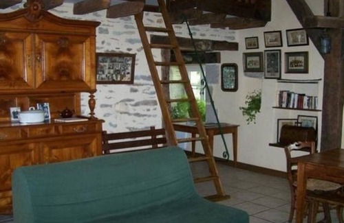 Moulins-le-Carbonnel Cottage | 85 m² Cabin ∙ 2 bedrooms ∙ 6 guests