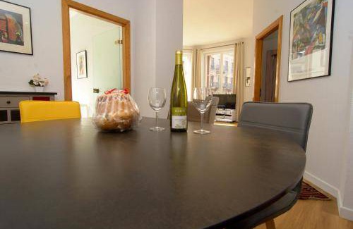 Historic Center Apartment | 90 m² Apartment ∙ 2 bedrooms ∙ 6 guests
