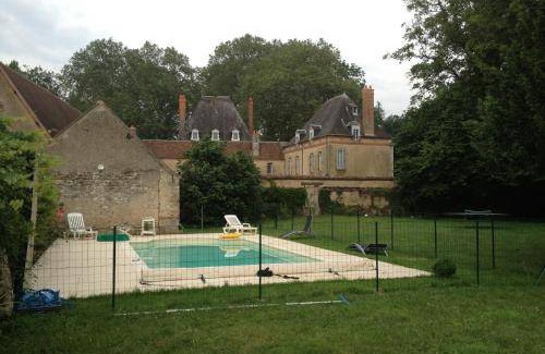 Villeneuve-sur-Allier Bed & Breakfast | 90 m² Bed and breakfast ∙ 7 guests