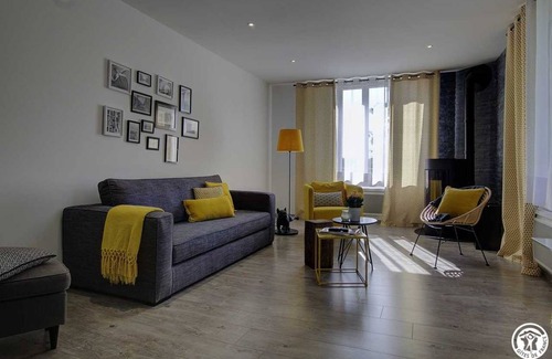 Jayat House | 90 m² Gîte ∙ 2 bedrooms ∙ 5 guests