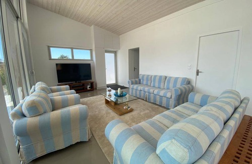 Barneville-Carteret House | 91 m² Gîte ∙ 2 bedrooms ∙ 4 guests