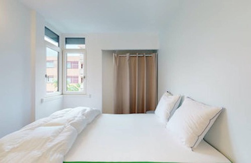 Guyancourt Resort | 91 m² Private room ∙ 1 bedroom ∙ 2 guests