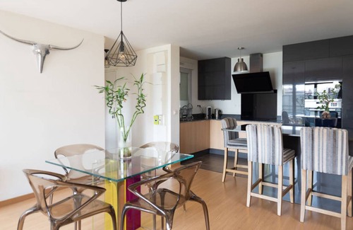 Pantin Apartment | 93 m² Apartment ∙ 3 bedrooms ∙ 8 guests