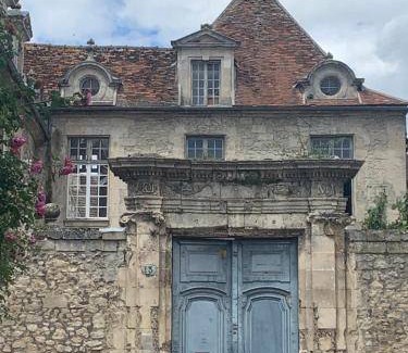 Crepy-en-Valois House | 95 m² House ∙ 2 bedrooms ∙ 5 guests
