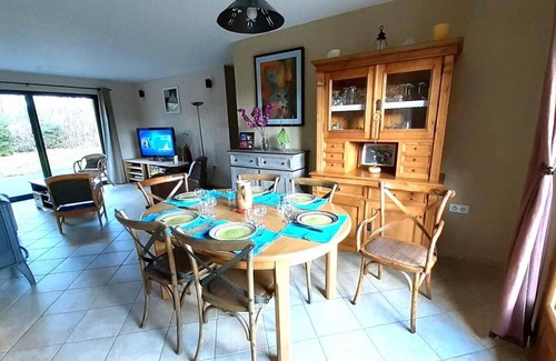 Rocroi House | 98 m² Gîte ∙ 3 bedrooms ∙ 6 guests