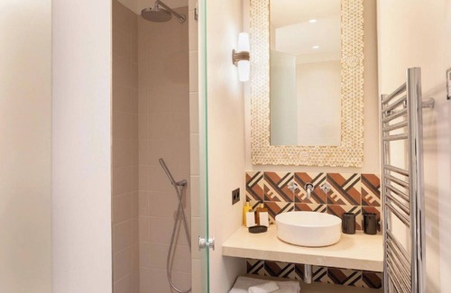 Quartier de la Roquette Apartment | A luxurious 550 m² haven with 6 bedrooms and 6 bathrooms across four floors