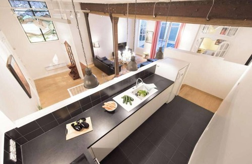 Saint-Merri Apartment | A PERFECT HOME FOR ART ENTHUSIASTS & URBAN EXPLORERS ,PRIVATE PATIO AT LE MARAIS