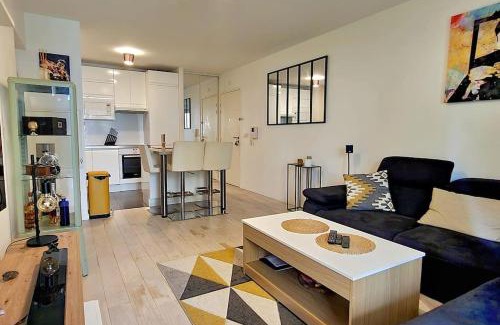 Colombes Apartment | All comfort -Parking&Fibre #WelcomeHome Gare Colombes