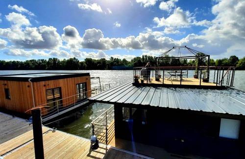 Vaux-sur-Seine Apartment | Apartment ∙ 8 guests