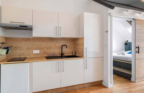 Cosne-Cours-sur-Loire Apartment | Apartment Tokio, | Chaleureux appartement avec terrasse | Hyper-centre