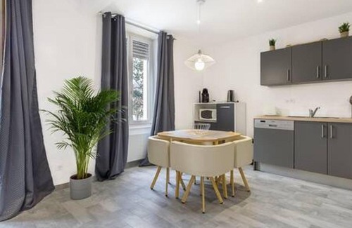 Mulhouse Apartment | Appartement d'une chambre avec vue sur la ville balcon et wifi a Mulhouse