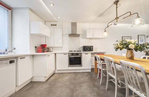 Saint-Merri Apartment | Bahia, 2BR/1BA, 7 people