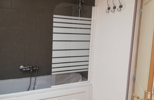La Fere Apartment | beautiful apartment in old and quiet residence