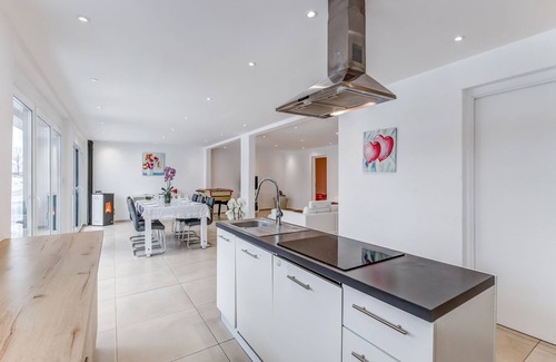 Mazire House | Beautiful cottage in La Chaux with jacuzzi