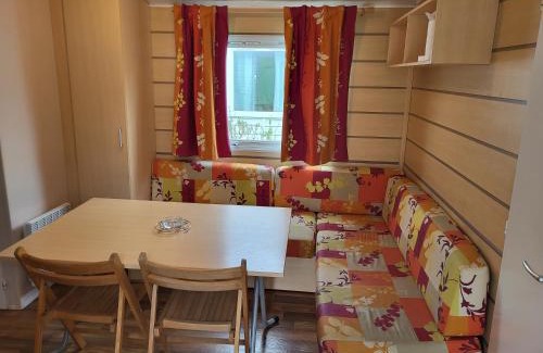 Ivry-la-Bataille Other | Bungalow cosy pour 6 personnes