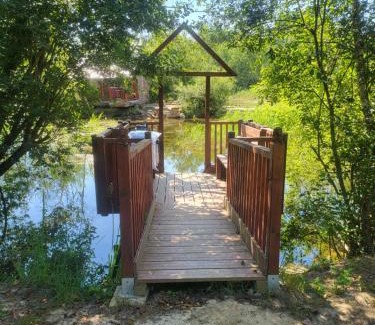 Sury-aux-Bois Ski Chalet | Cabane atypique sur une Île