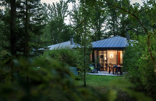 Les Barils Cottage | Cabin ∙ 2 bedrooms ∙ 4 guests