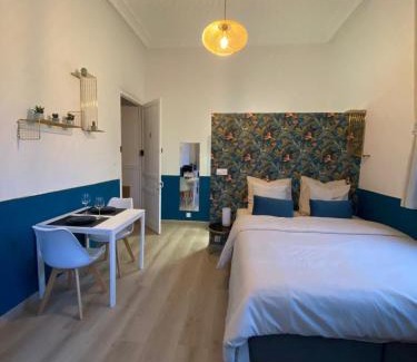 Roubaix Apartment | Capstay Roubaix Lille private shower & Netflix