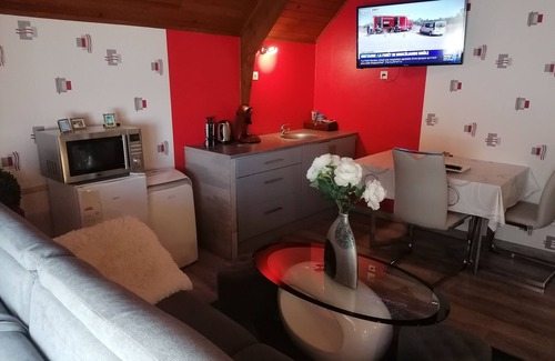 Saint-Aubin-Les-Elbeuf Bed & Breakfast | Chambre du Jardin Fleuri